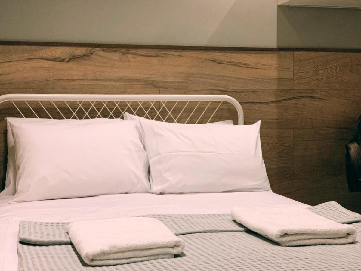 Luxury Townhouse Suite Larissa Bagian luar foto