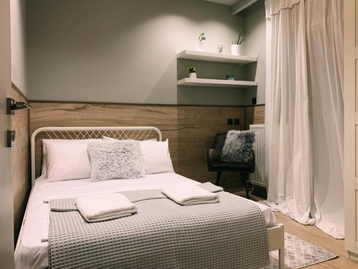 Luxury Townhouse Suite Larissa Bagian luar foto