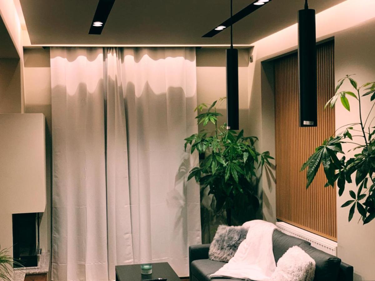 Luxury Townhouse Suite Larissa Bagian luar foto