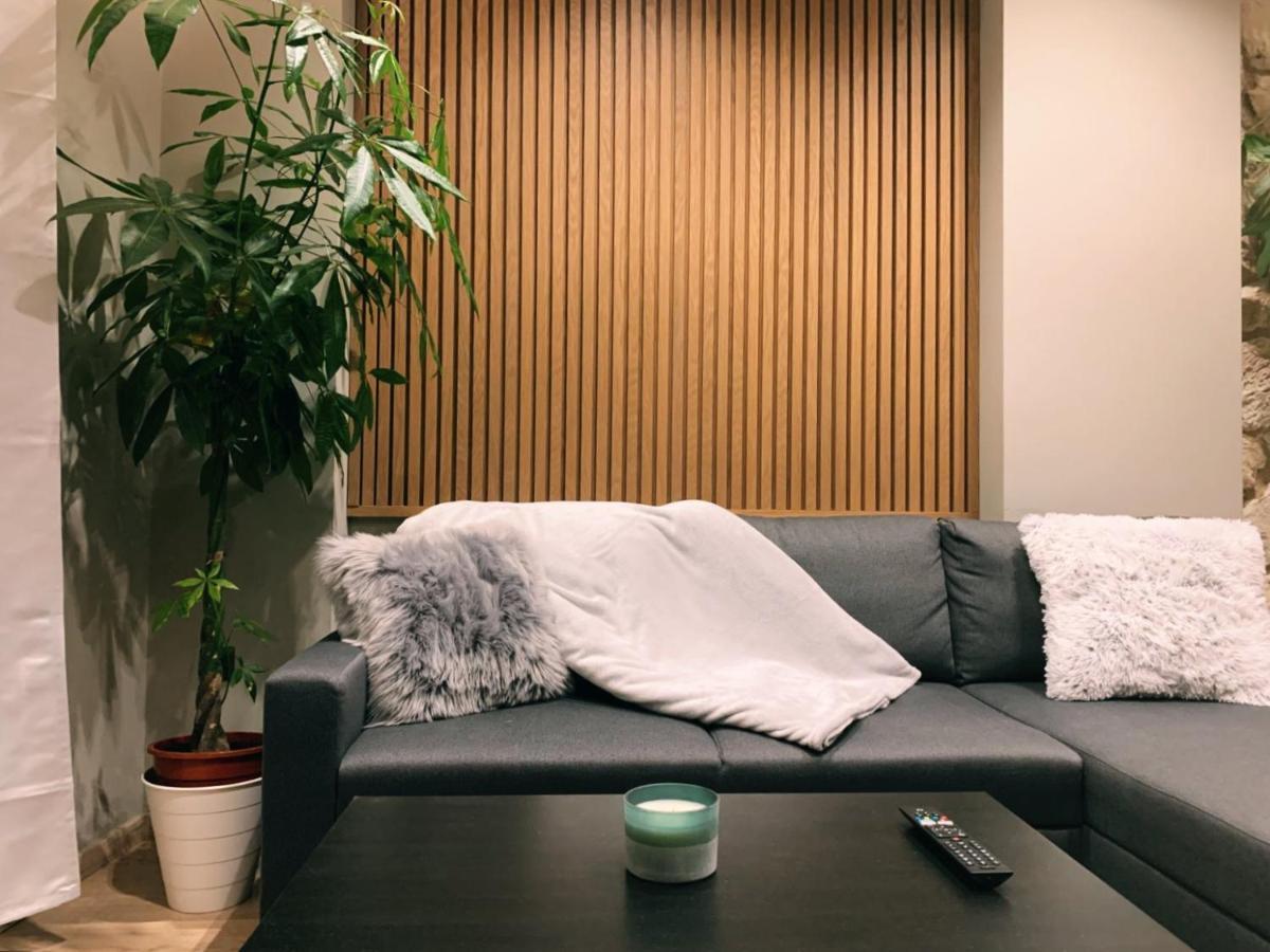 Luxury Townhouse Suite Larissa Bagian luar foto